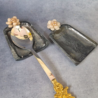 Resin Spoon Rest with Beautiful Flower Broach